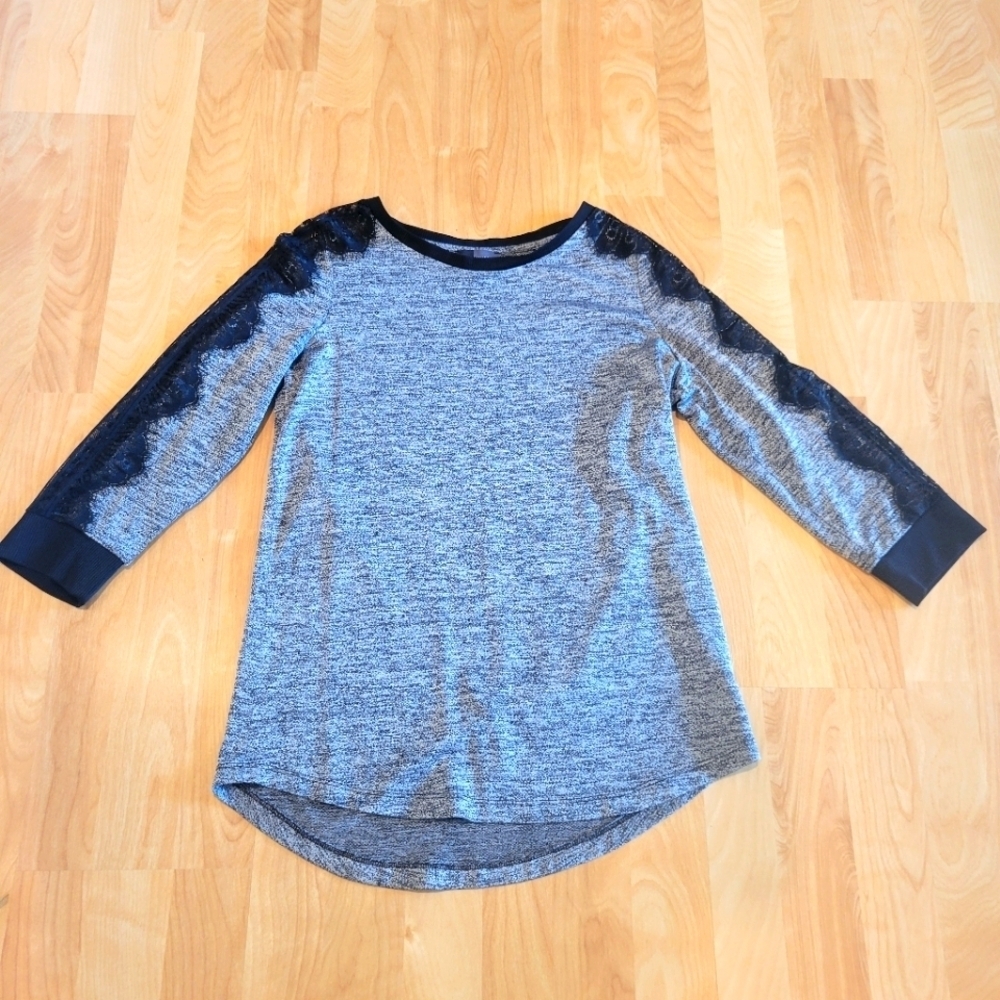 The Limited heatheres grey and Lace detail top size small